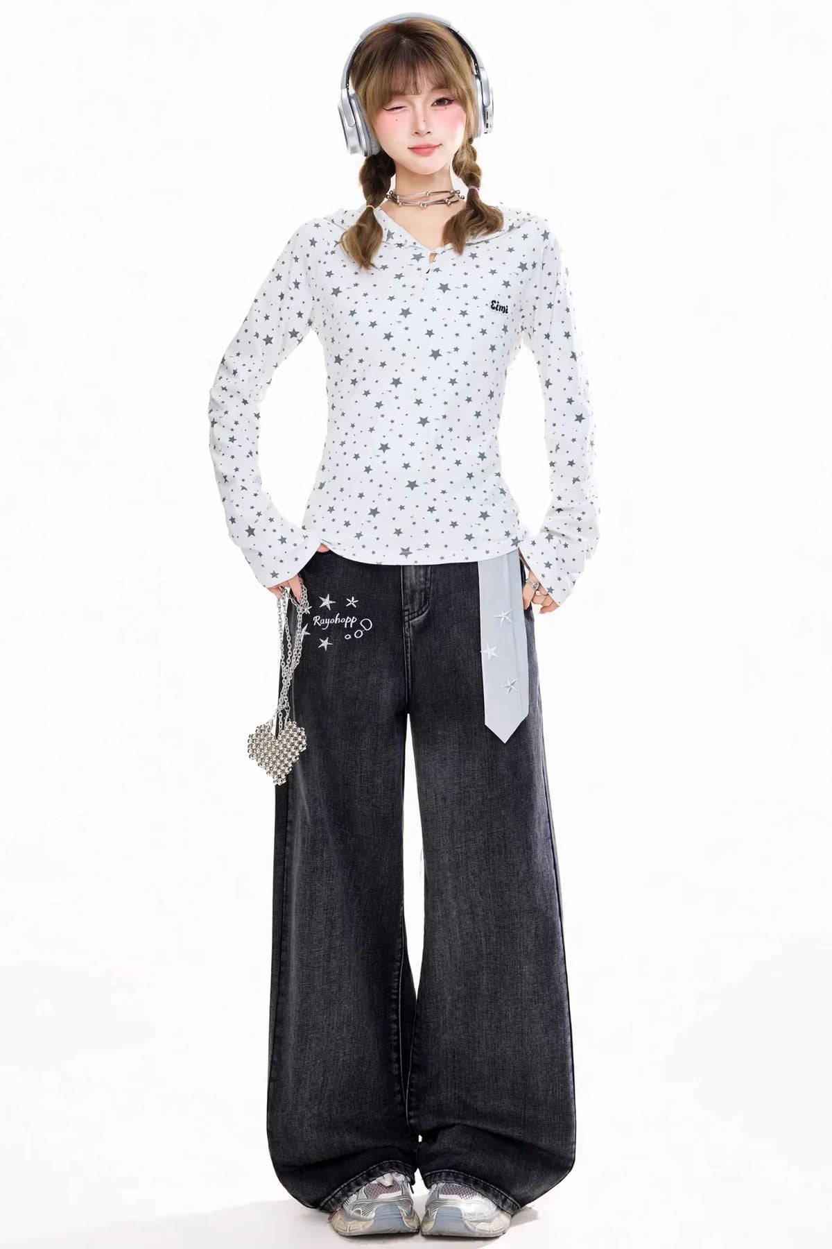 Retro Distressed Embroidered Jeans