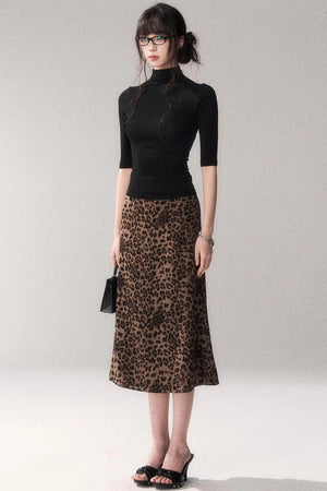 Retro Slim-Fitting Mid-Sleeve Top