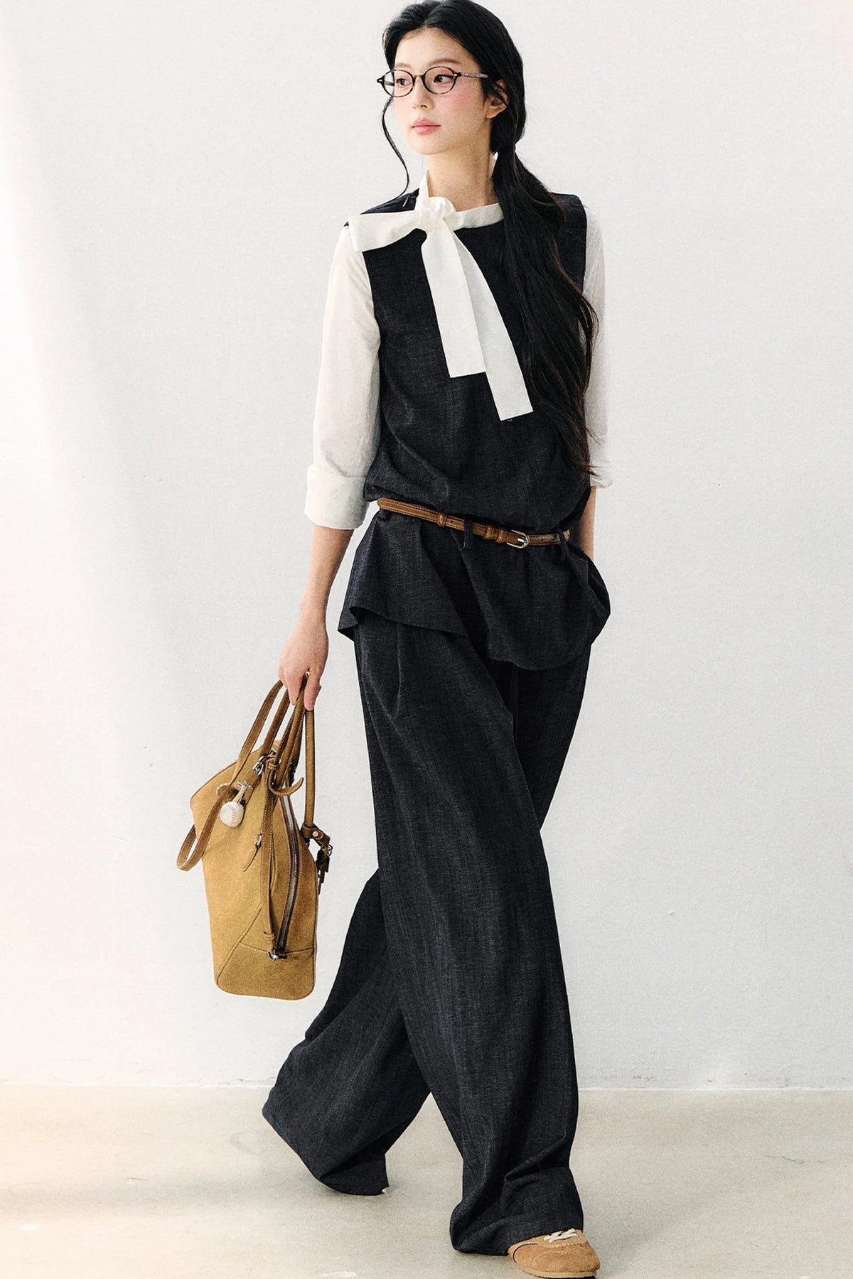 Round Neck Color-Block Ribbon Shirt