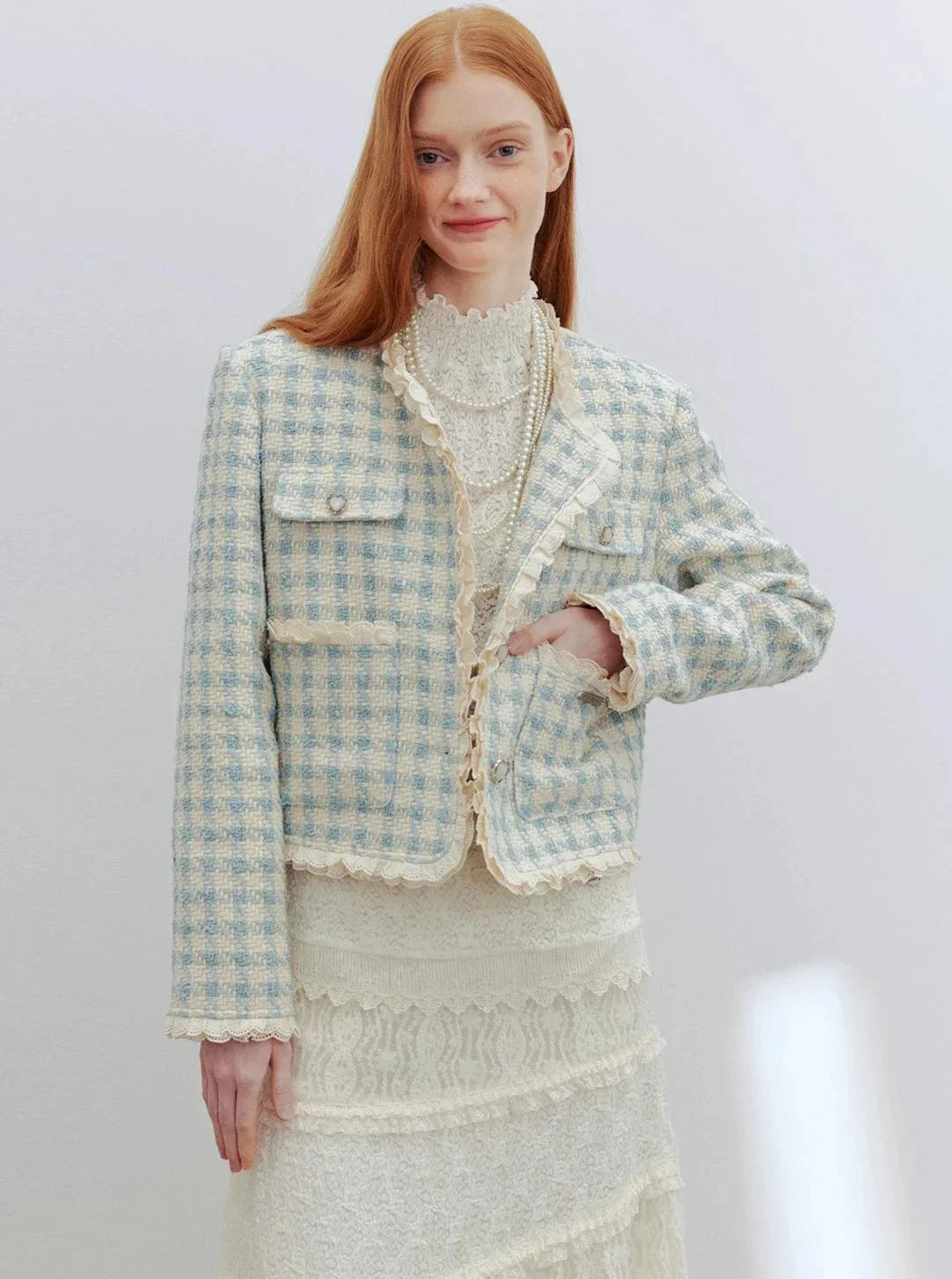 Round neck lace shoulder pads jacket