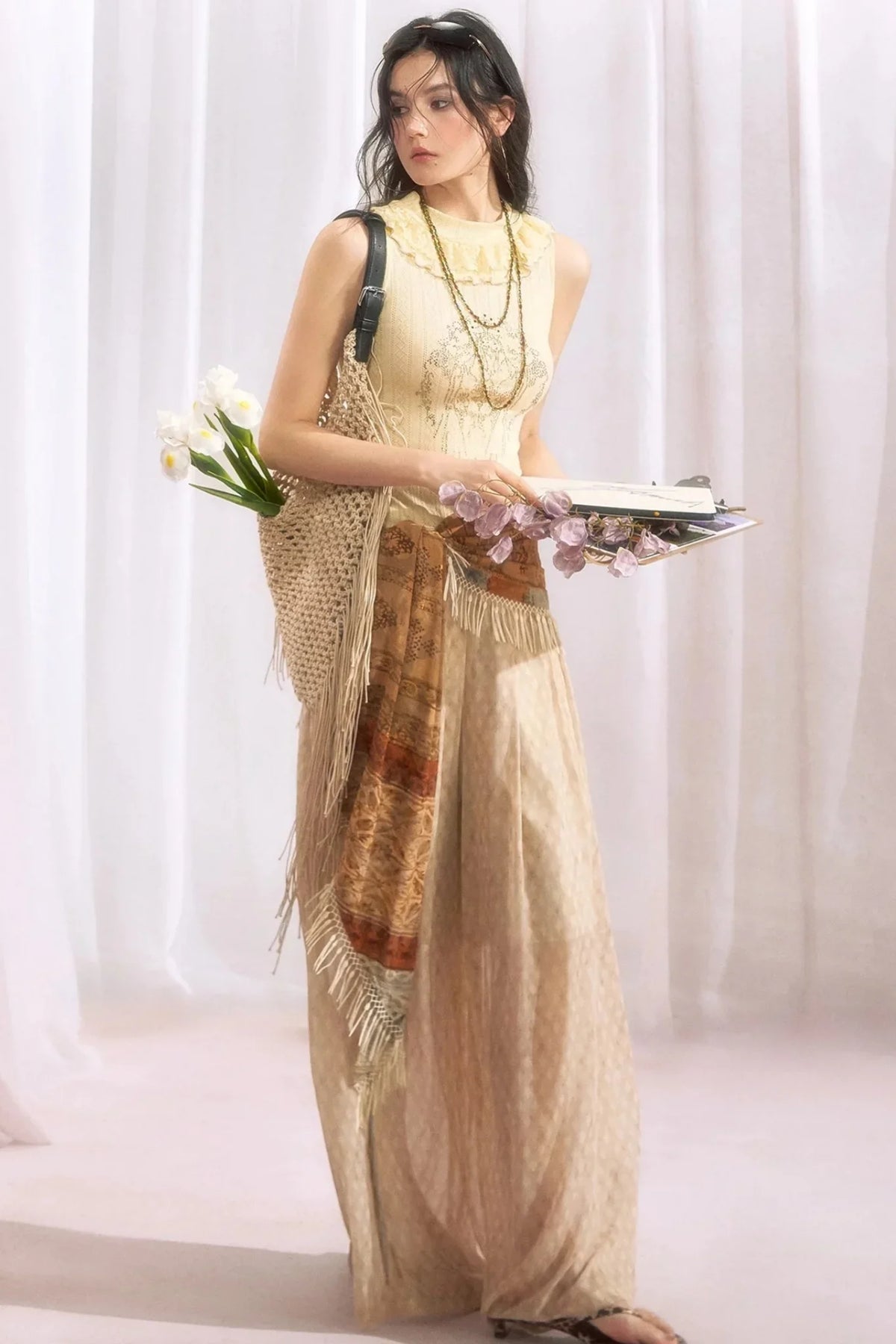 Ruffle Collar Rhinestone Embroidery Sleeveless Top