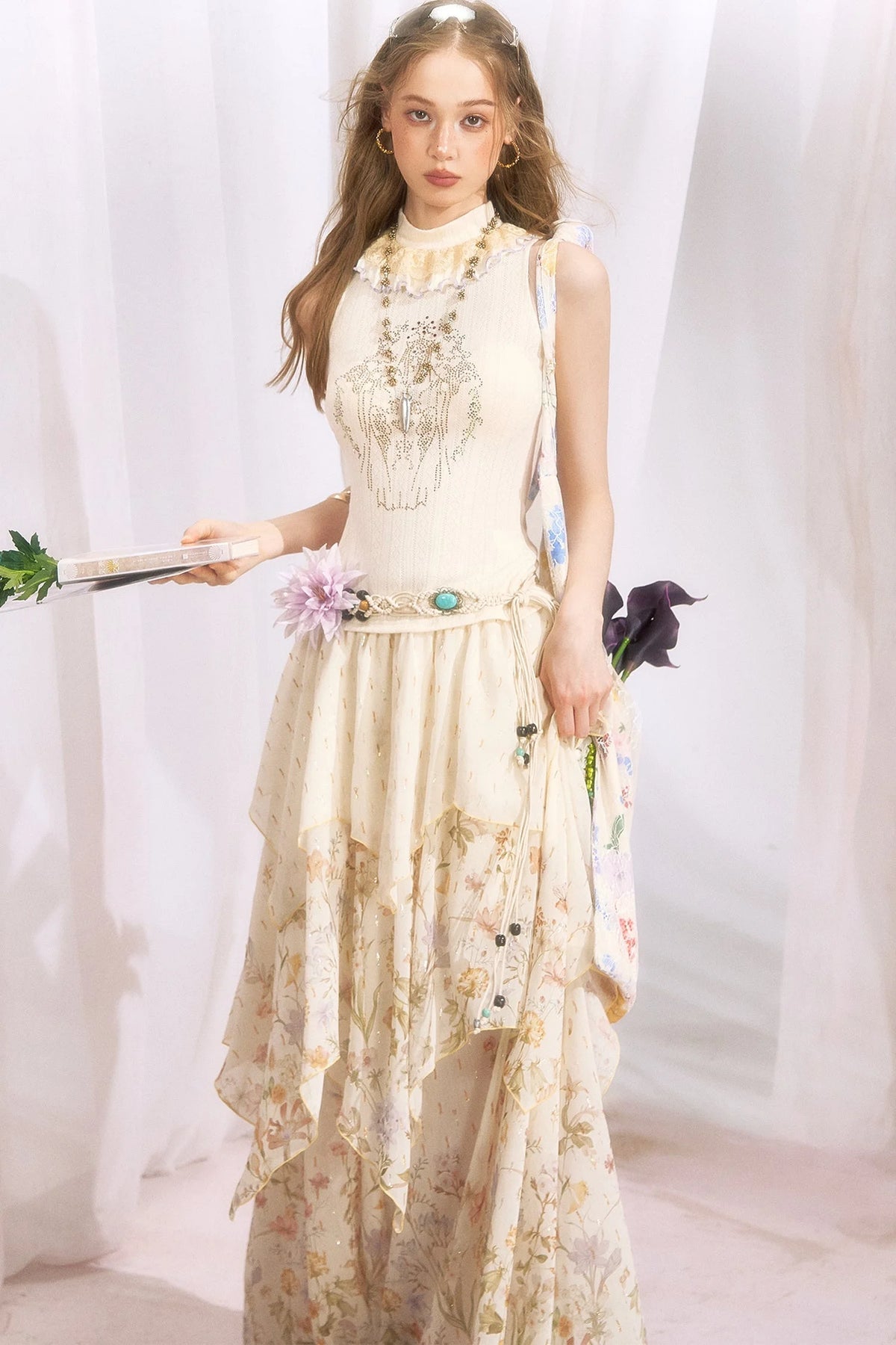 Ruffle Collar Rhinestone Embroidery Sleeveless Top