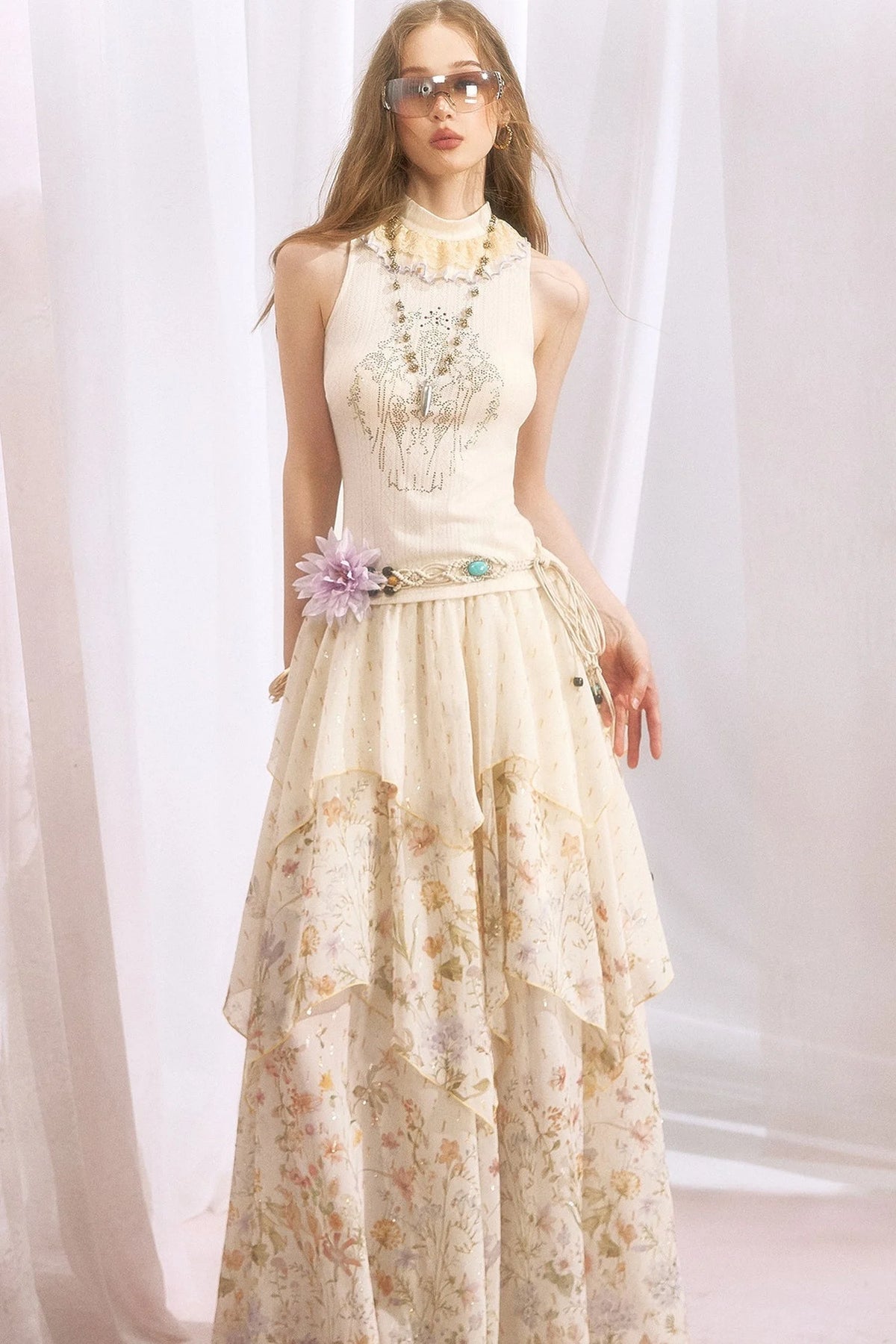 Ruffle Collar Rhinestone Embroidery Sleeveless Top