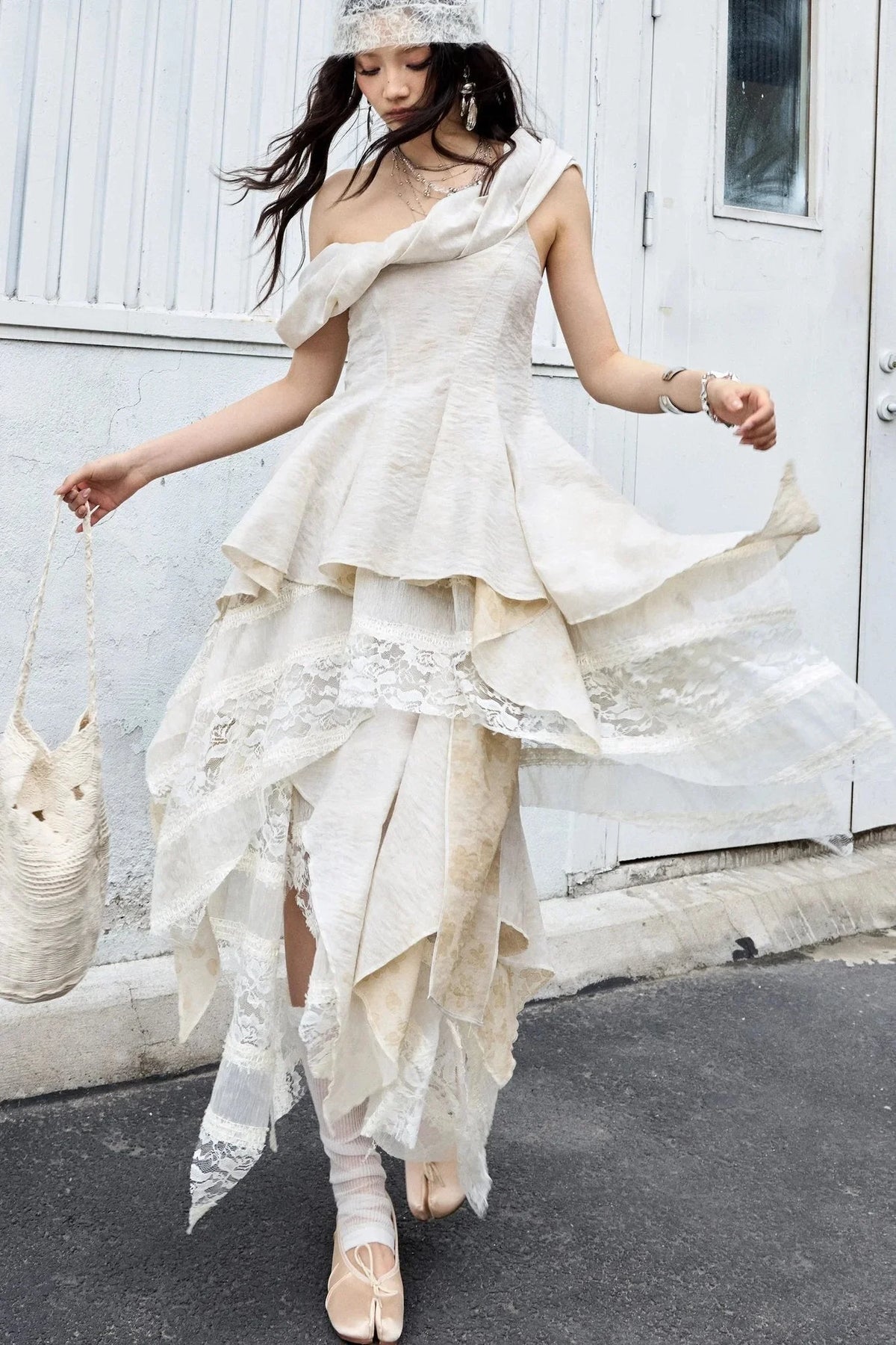 Sculpture-Like Twisted Collar Two-Piece Skirt Set-Up