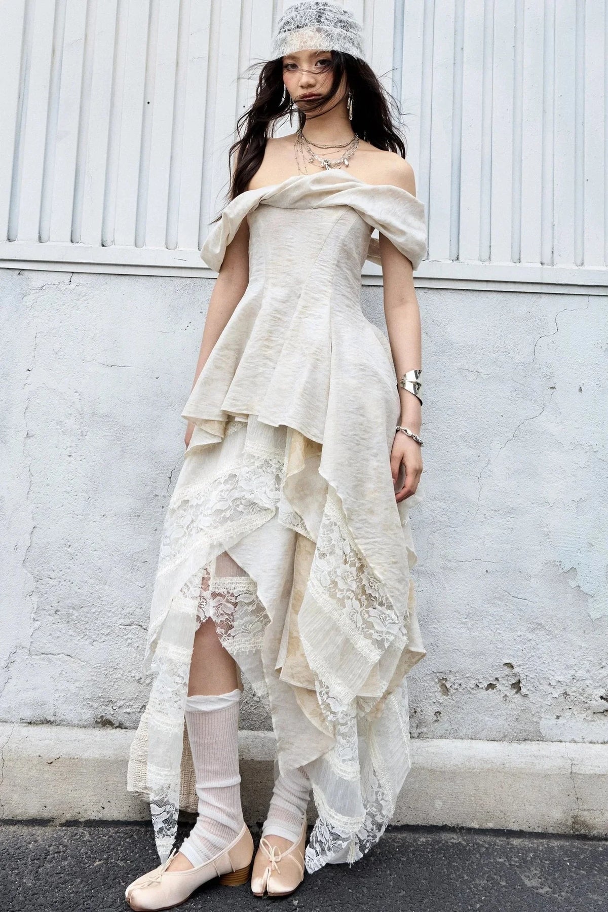Sculpture-Like Twisted Collar Two-Piece Skirt Set-Up