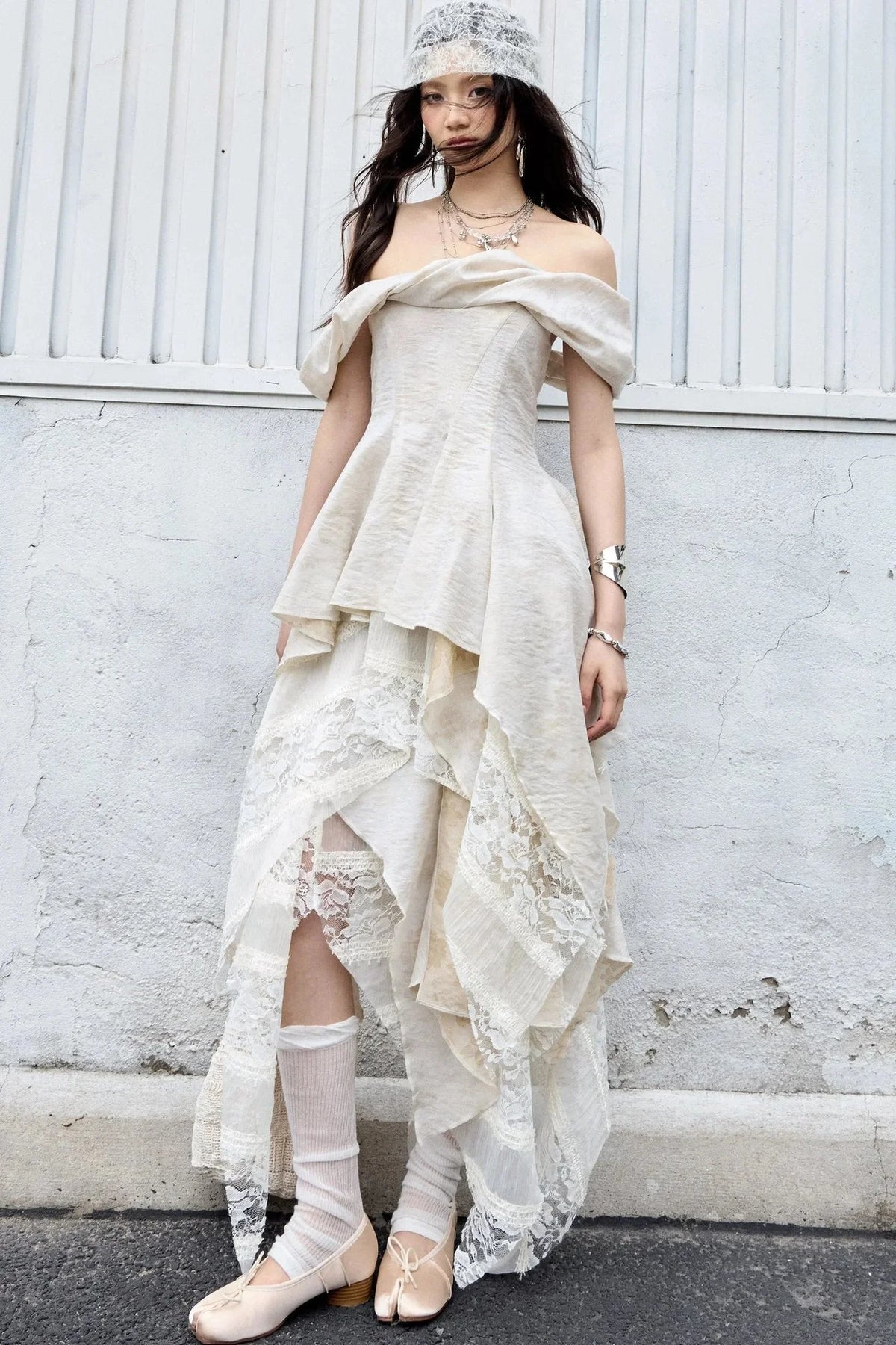 Sculpture-Like Twisted Collar Two-Piece Skirt Set-Up
