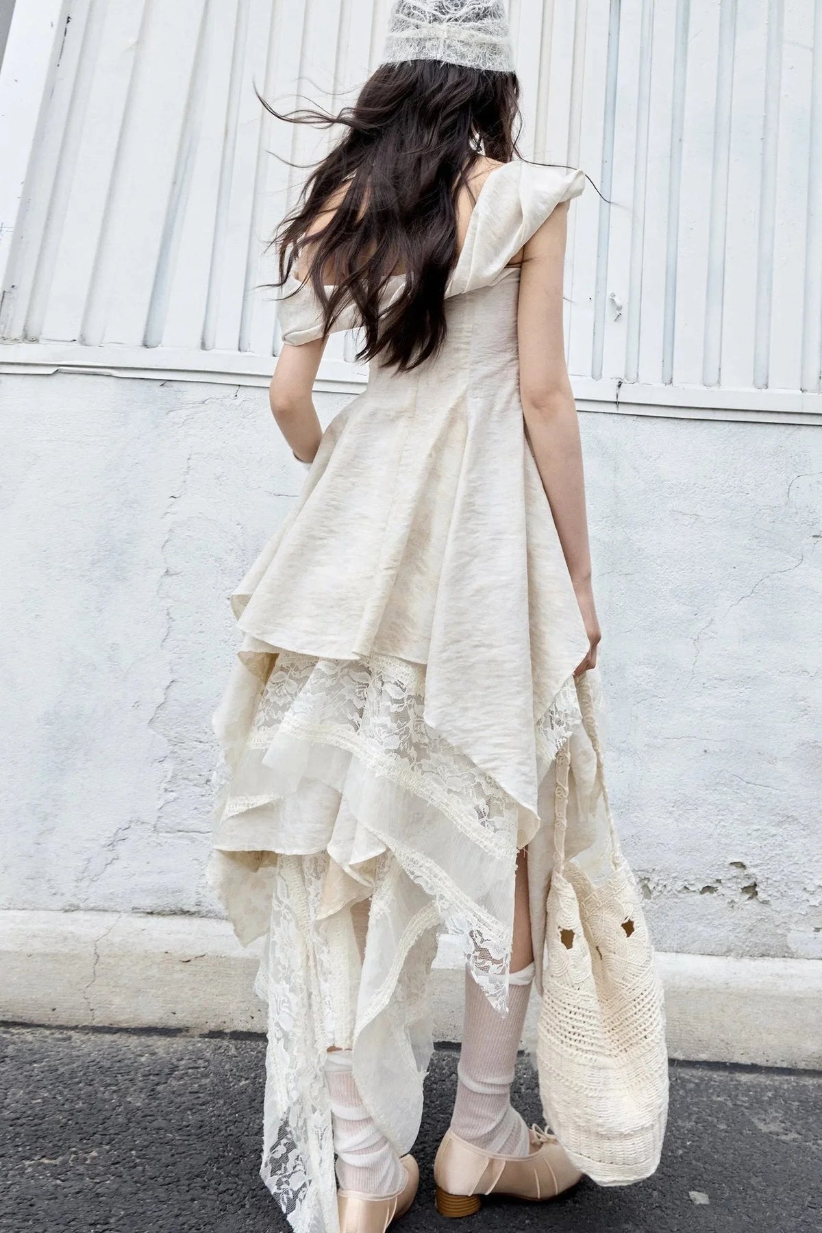 Sculpture-Like Twisted Collar Two-Piece Skirt Set-Up