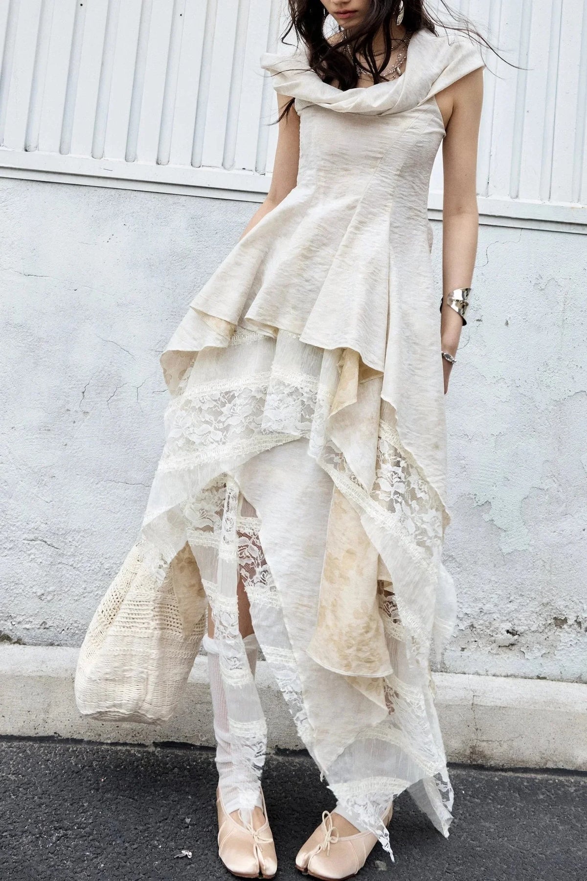 Sculpture-Like Twisted Collar Two-Piece Skirt Set-Up
