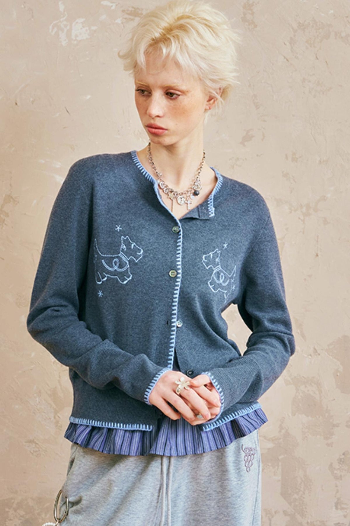Shell Motif Warm Cardigan