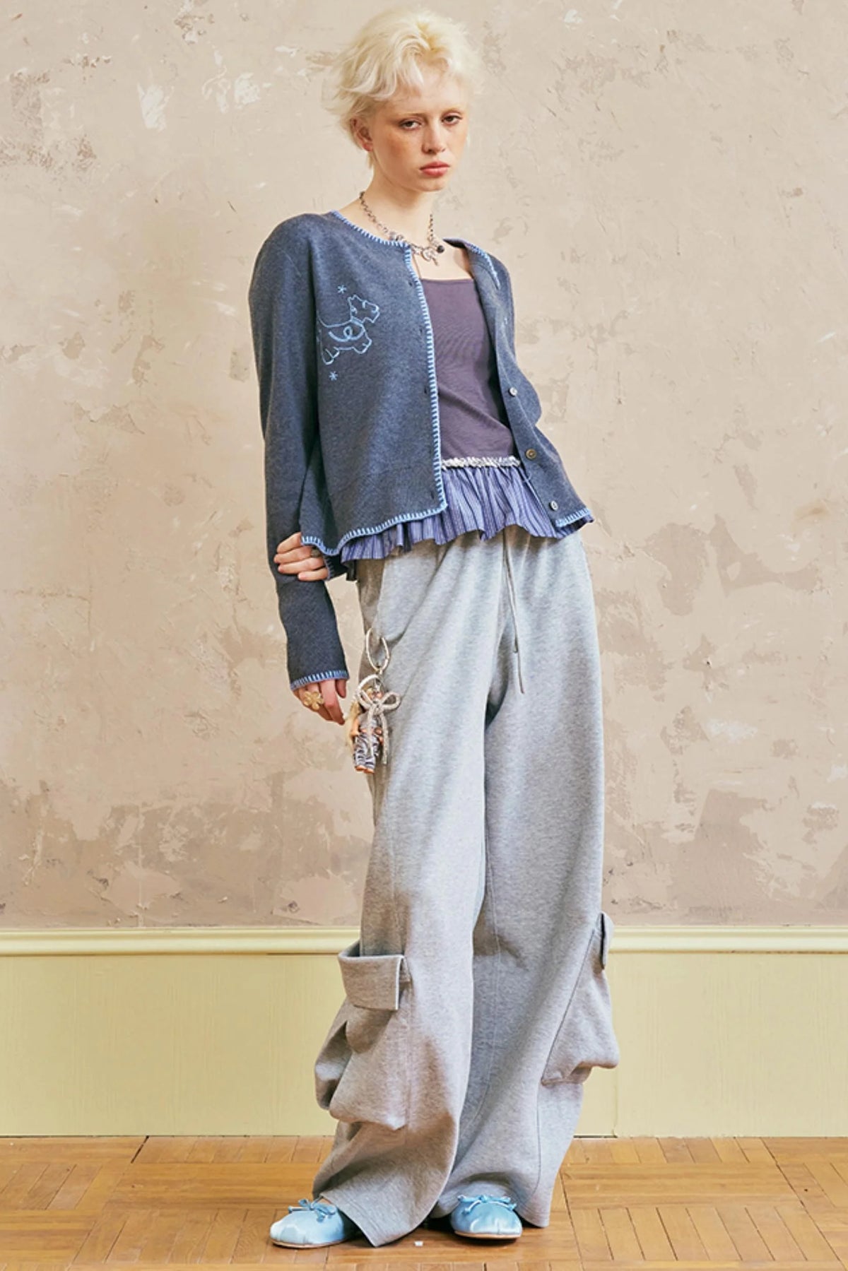 Shell Motif Warm Cardigan