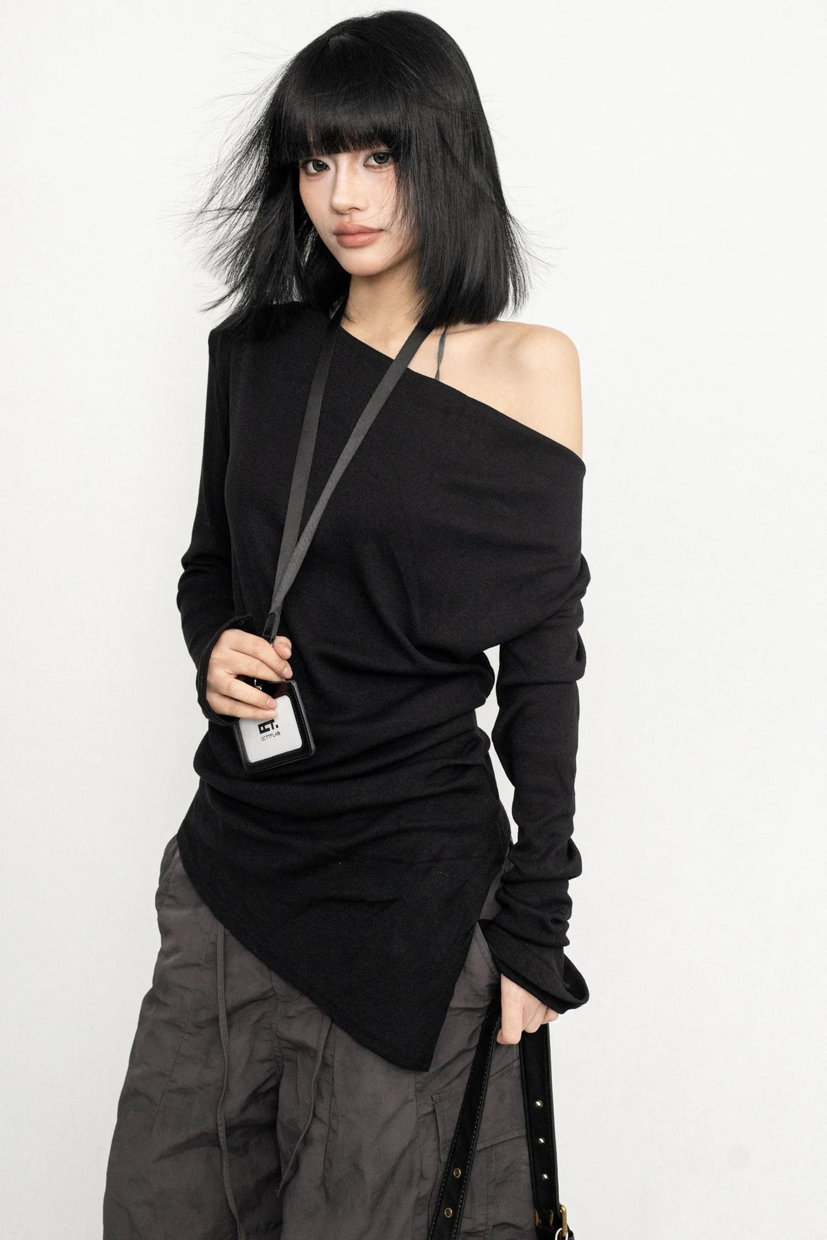 Simple Off-Shoulder Knit Shirt