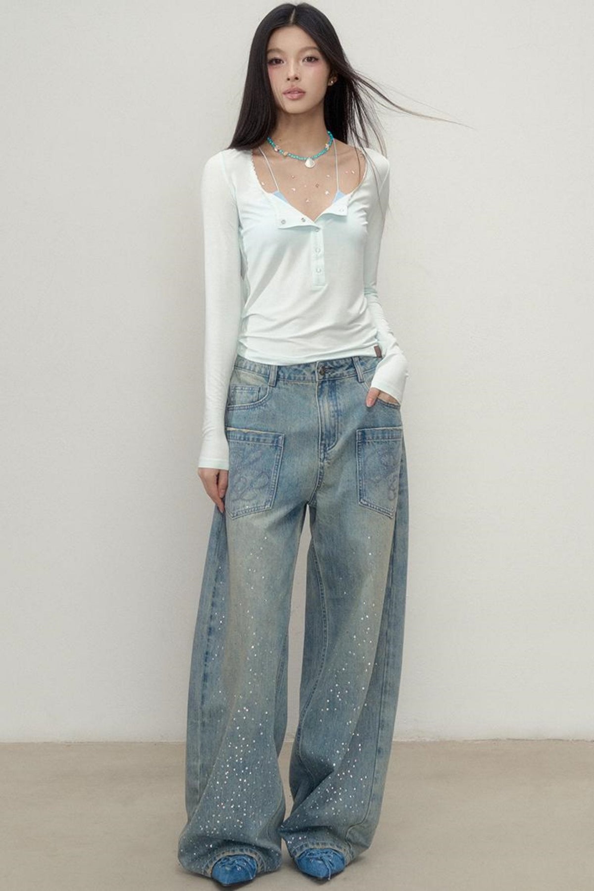 Simple U-Neck Tee