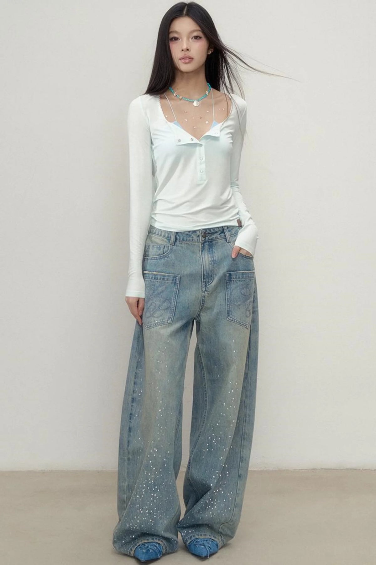 Simple U-Neck Tee