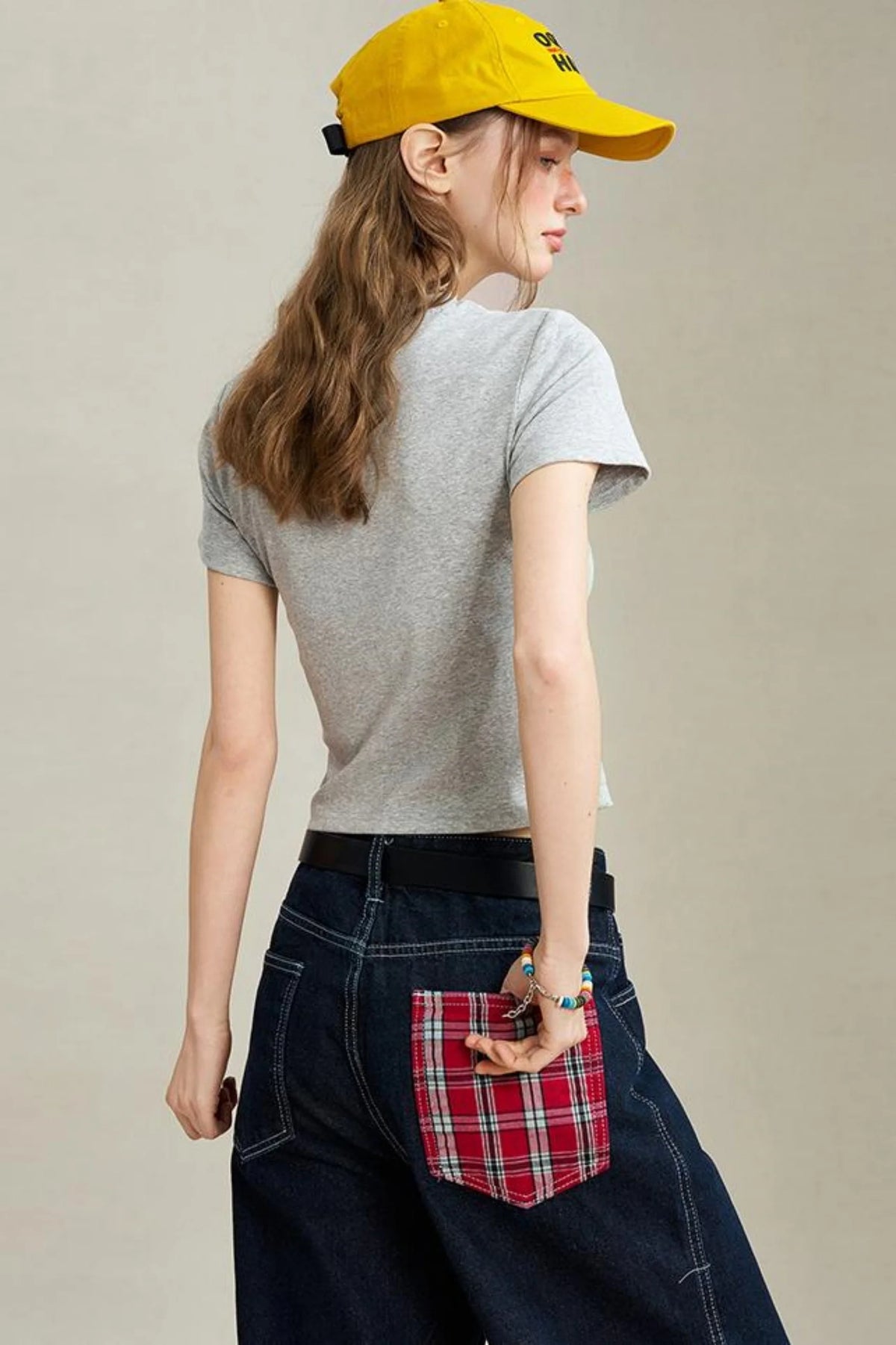 Slim Shoulder Embroidery Graphic T-Shirt