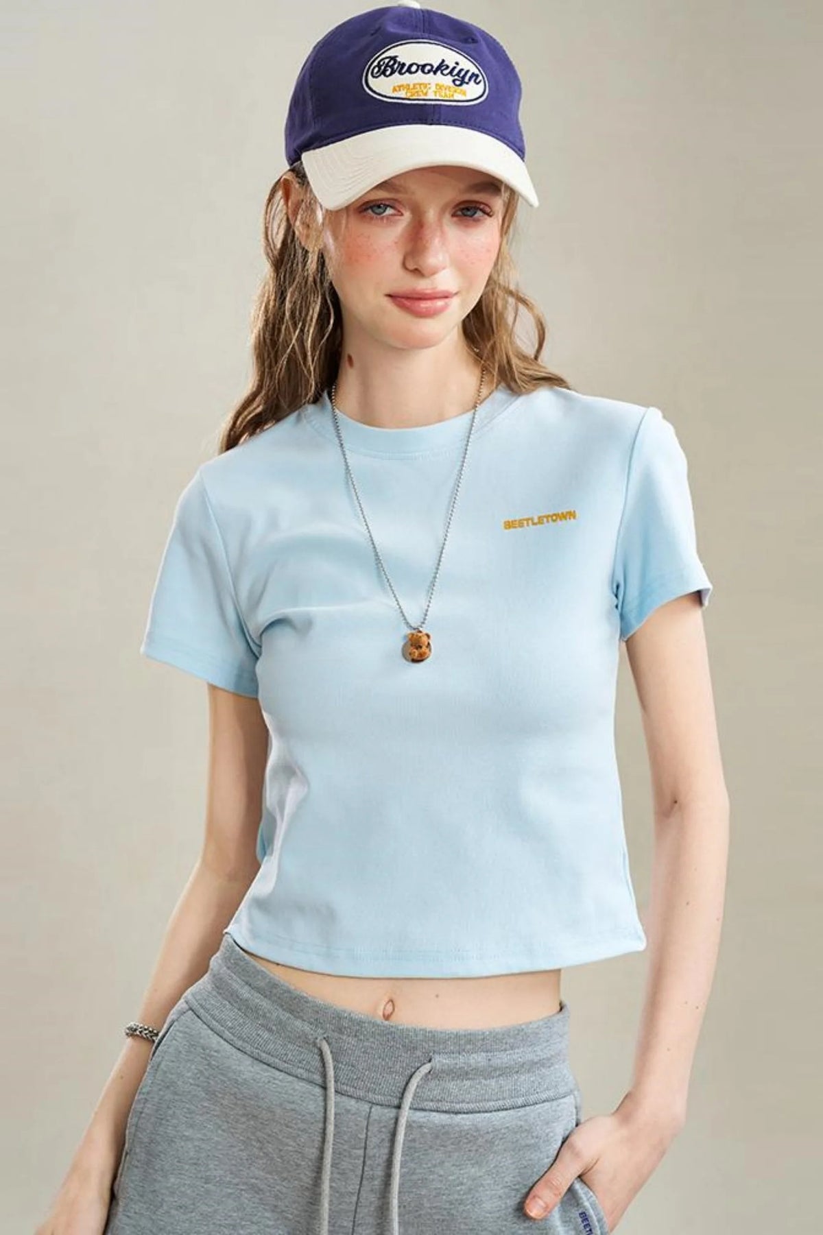 Slim Shoulder Embroidery Graphic T-Shirt