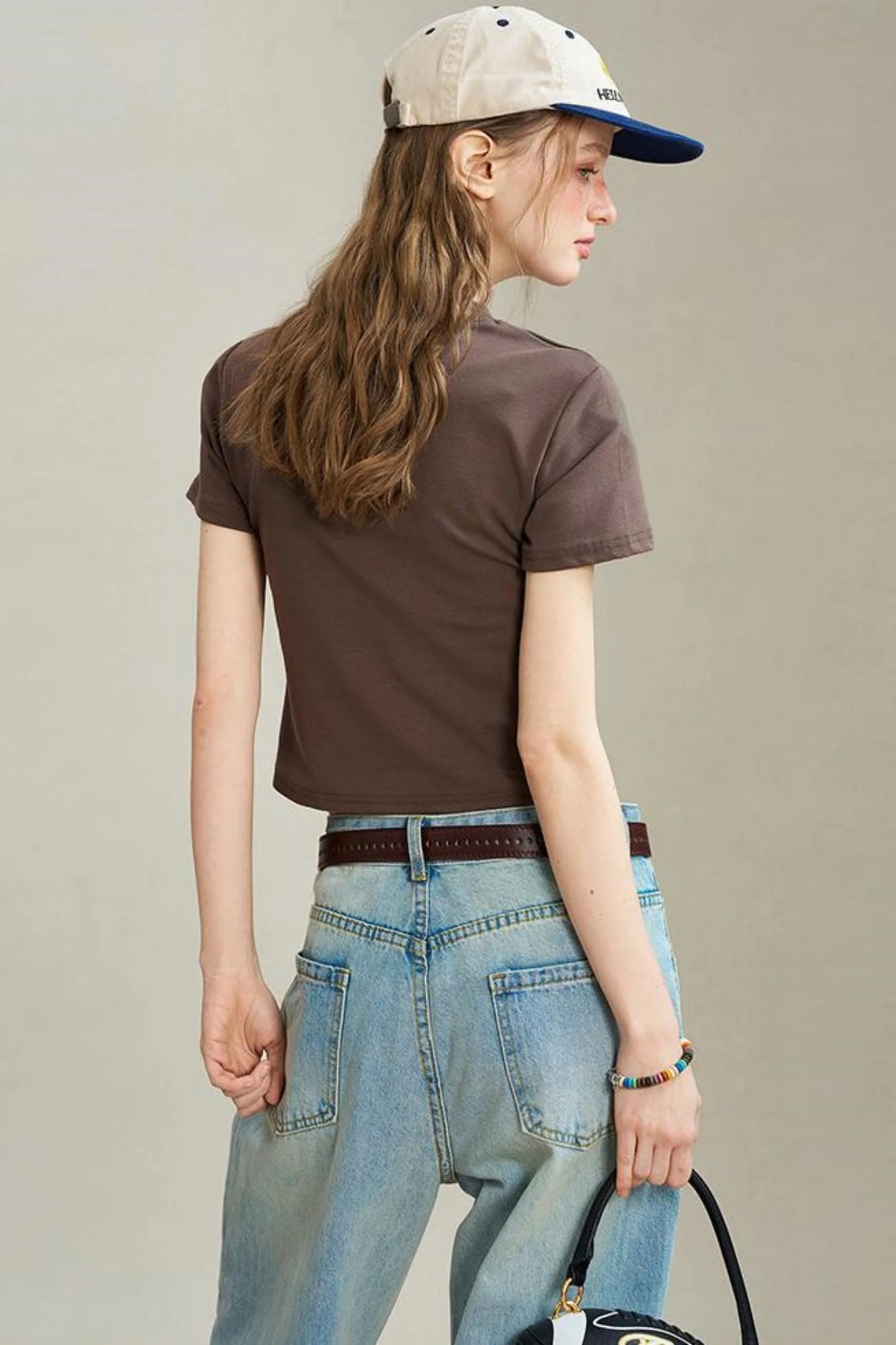 Slim Shoulder Embroidery Graphic T-Shirt