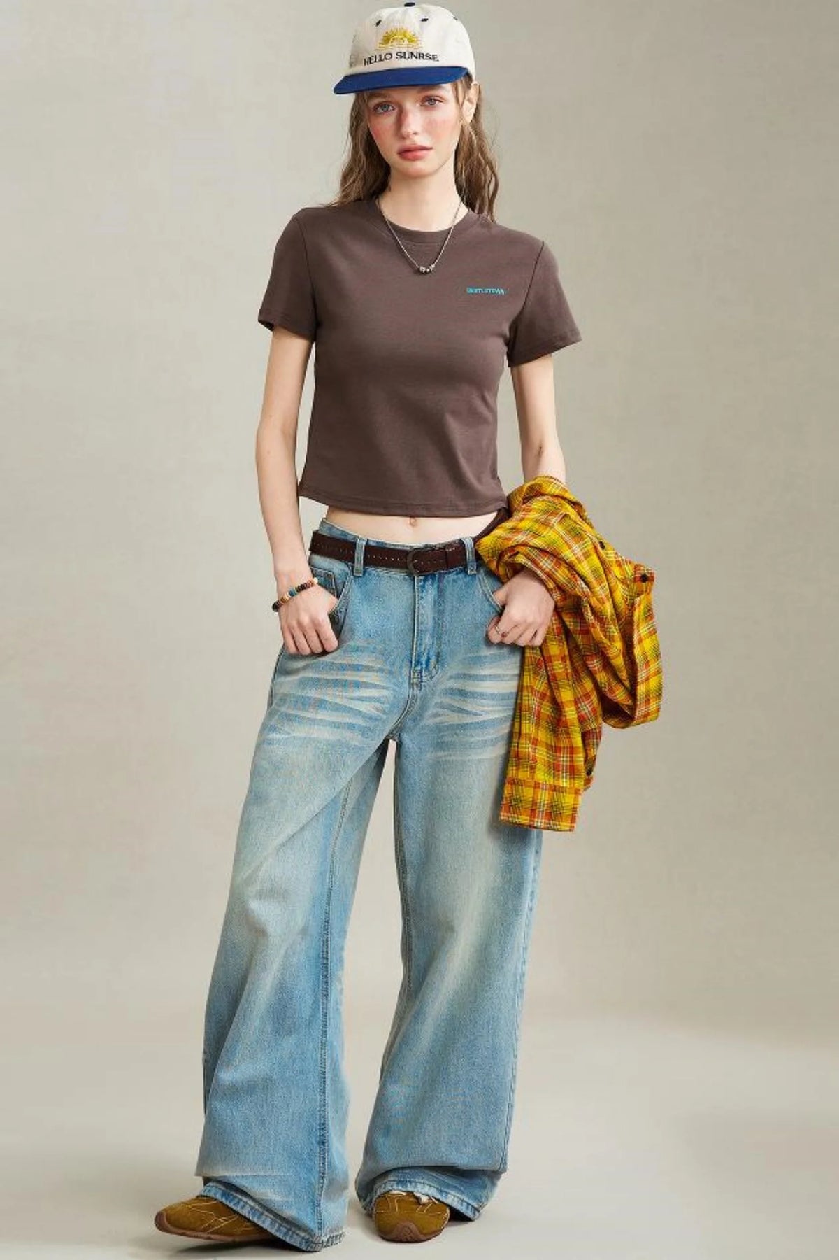 Slim Shoulder Embroidery Graphic T-Shirt