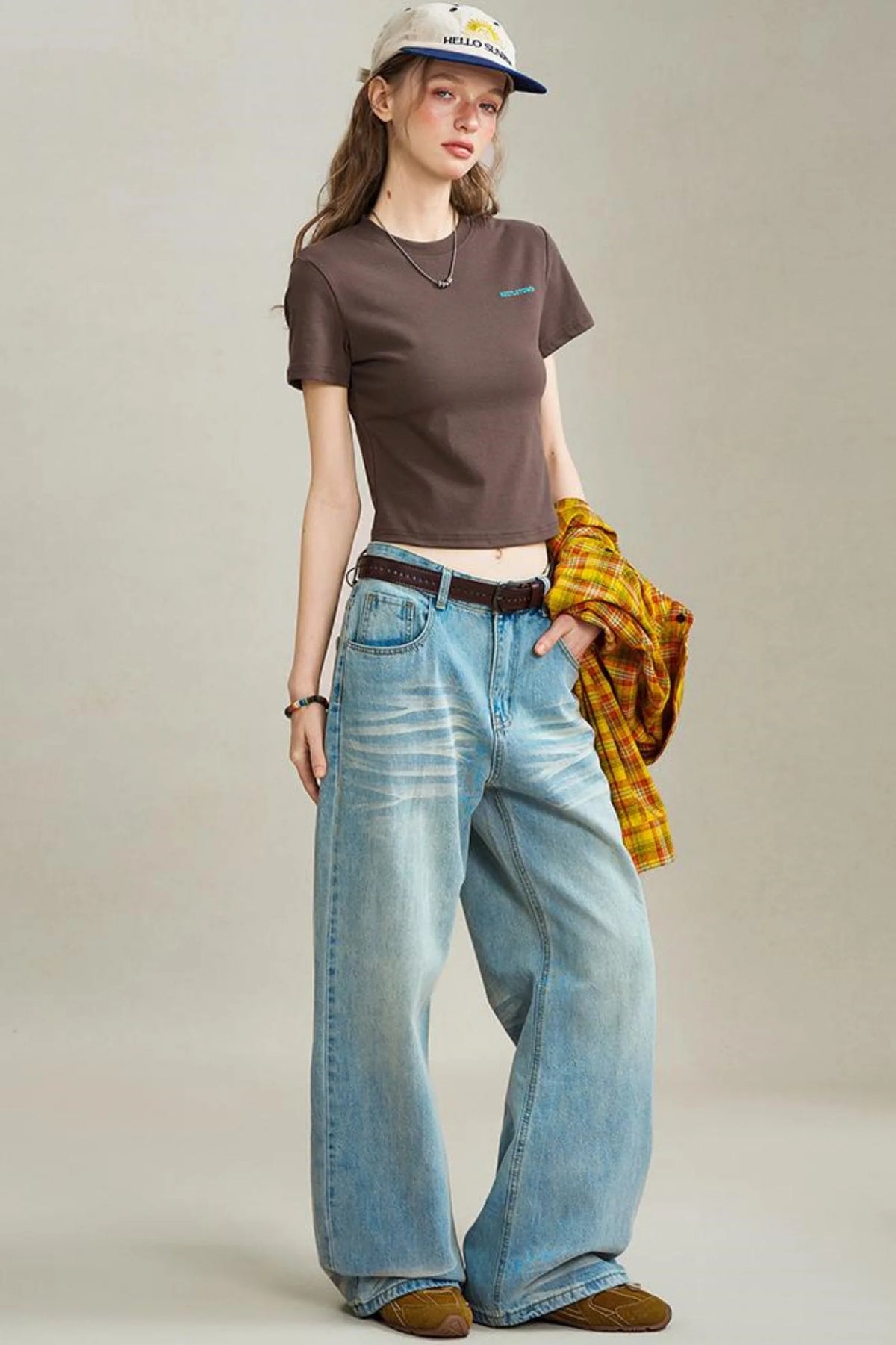 Slim Shoulder Embroidery Graphic T-Shirt