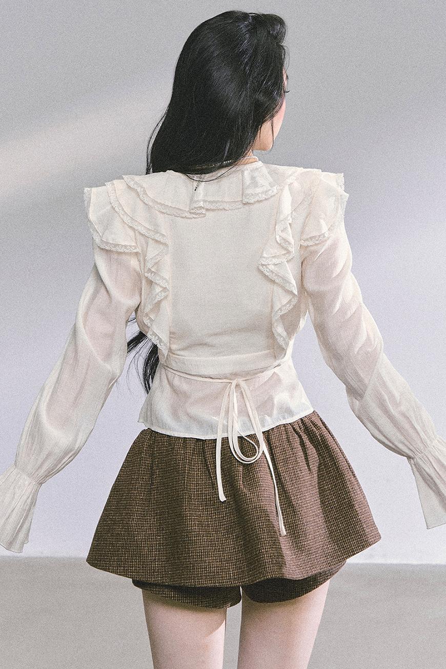 Slimming V-Neck Lace Top