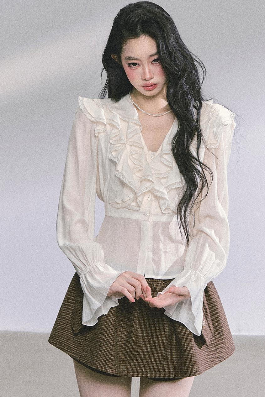 Slimming V-Neck Lace Top