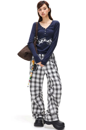 Star Shell Button Knitted Top