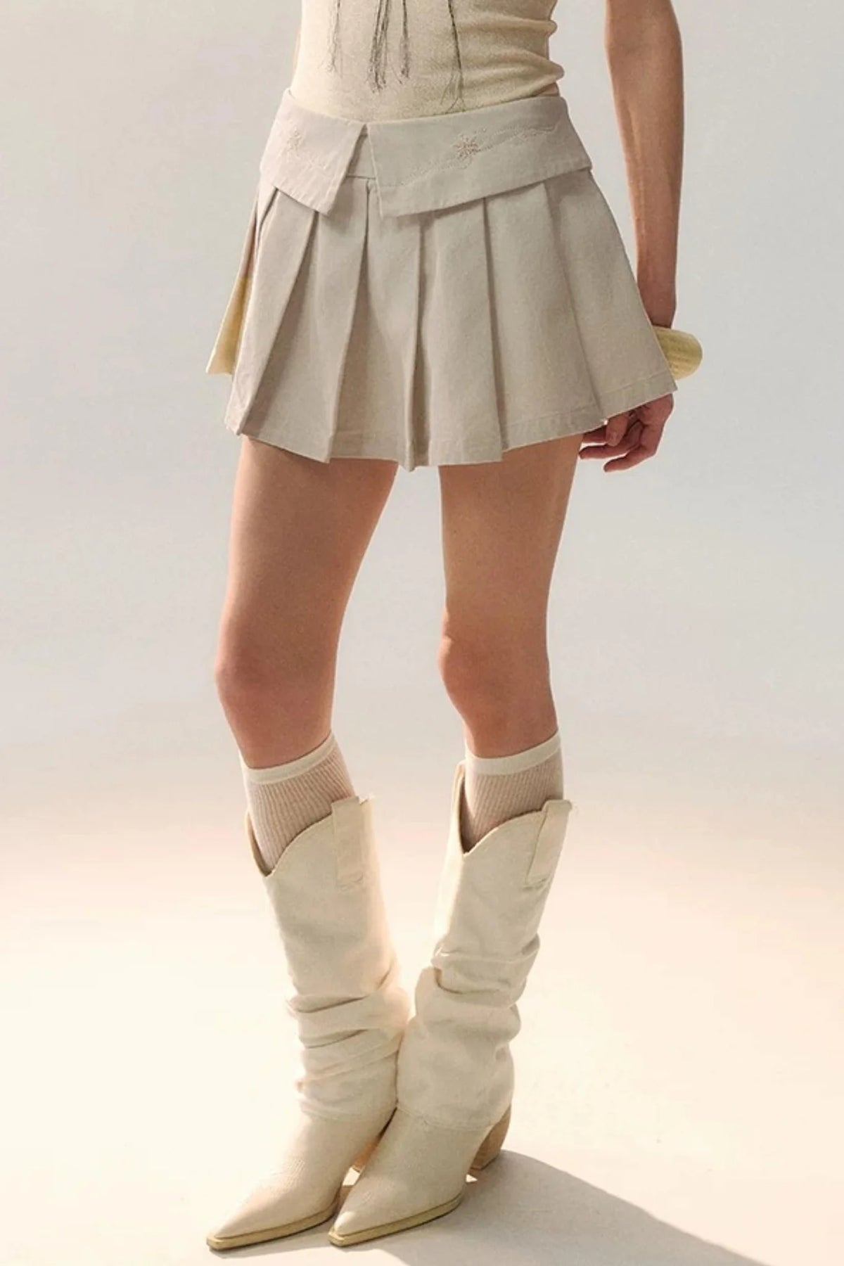 Starry Embroidered Pleated Skirt