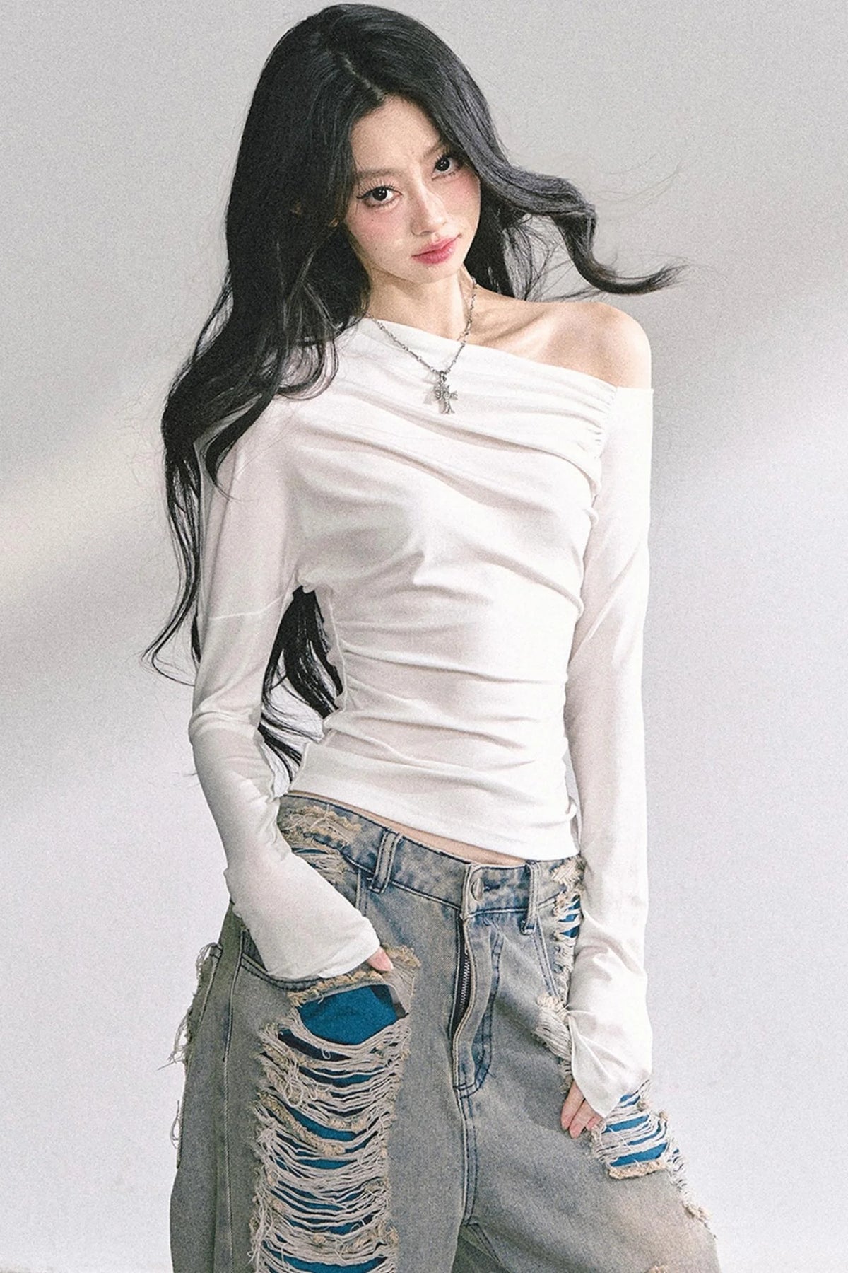Straight Shoulder Long Sleeve T-Shirt