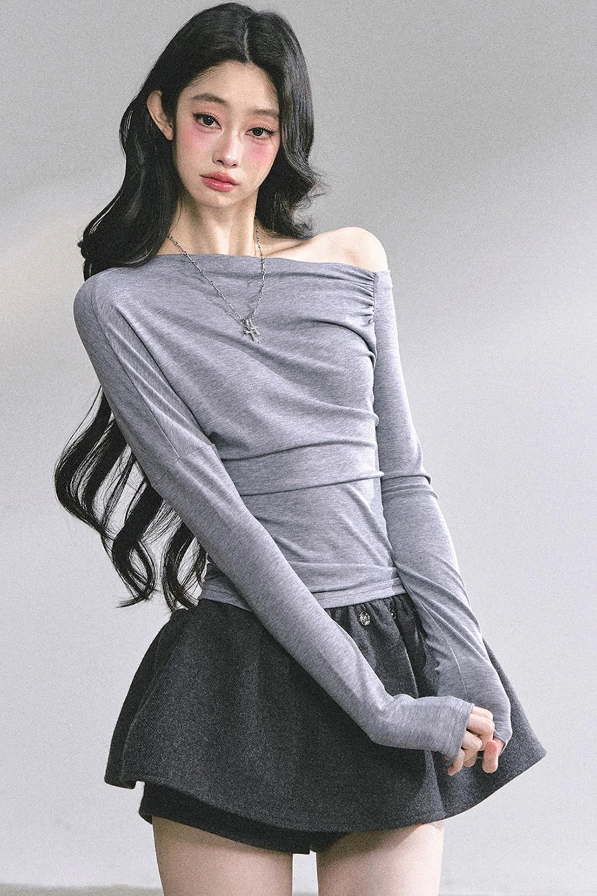 Straight Shoulder Long Sleeve T-Shirt