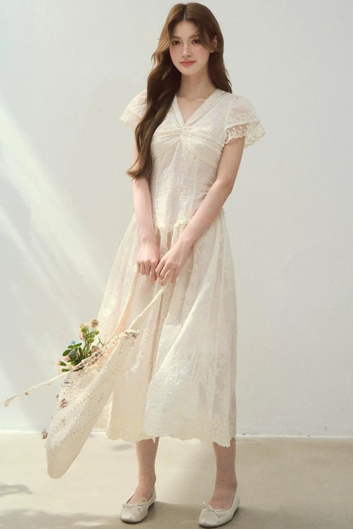 Sunlight Lace Waist-Cinching Dress