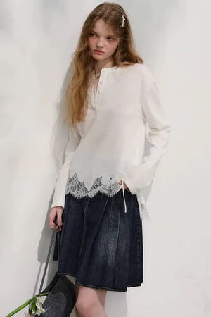 Swaying Silhouette Lace Top