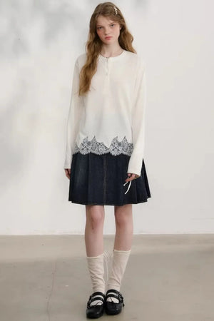 Swaying Silhouette Lace Top