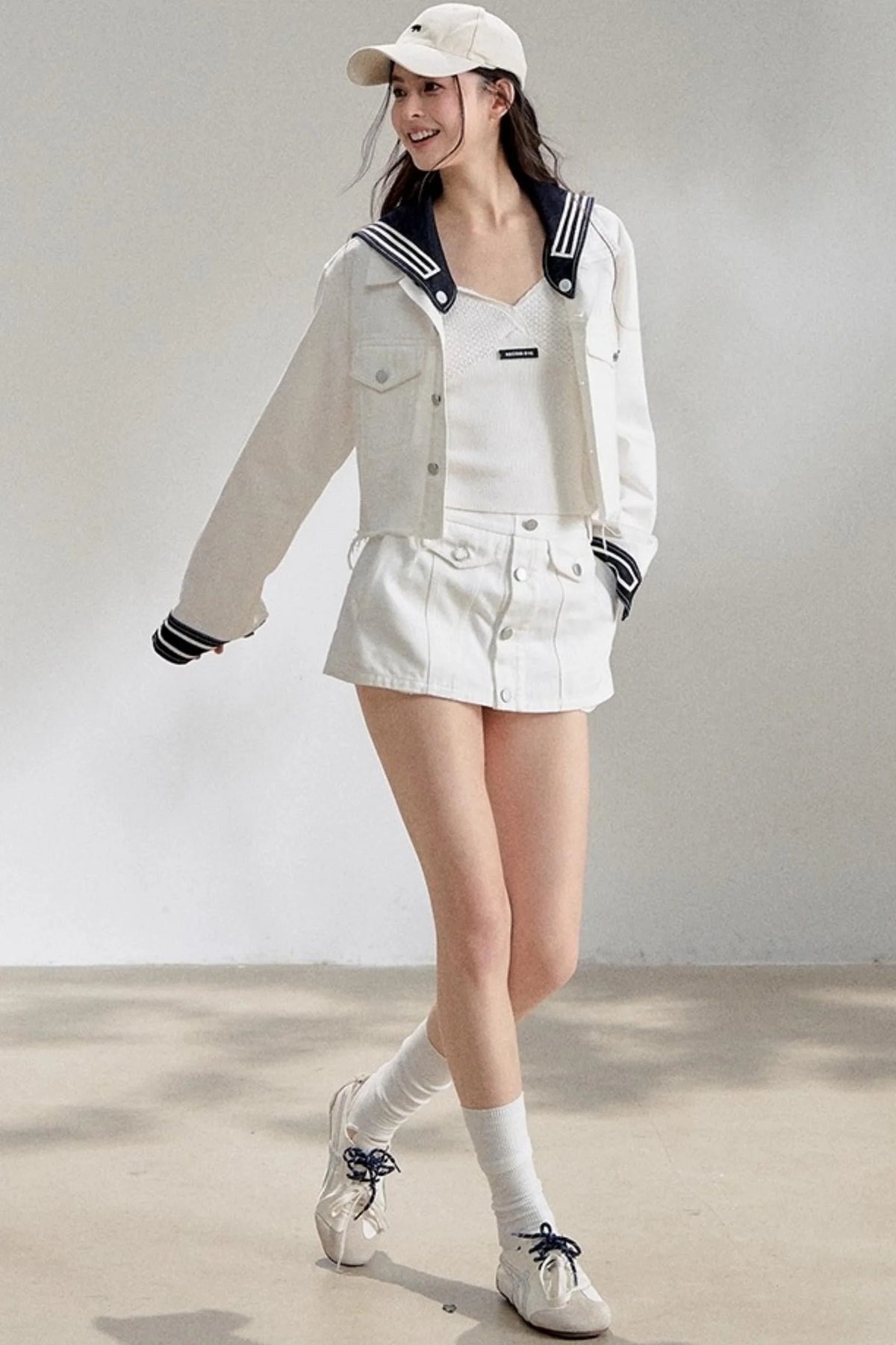 Textured White V-Neck Knitted Suspender Top