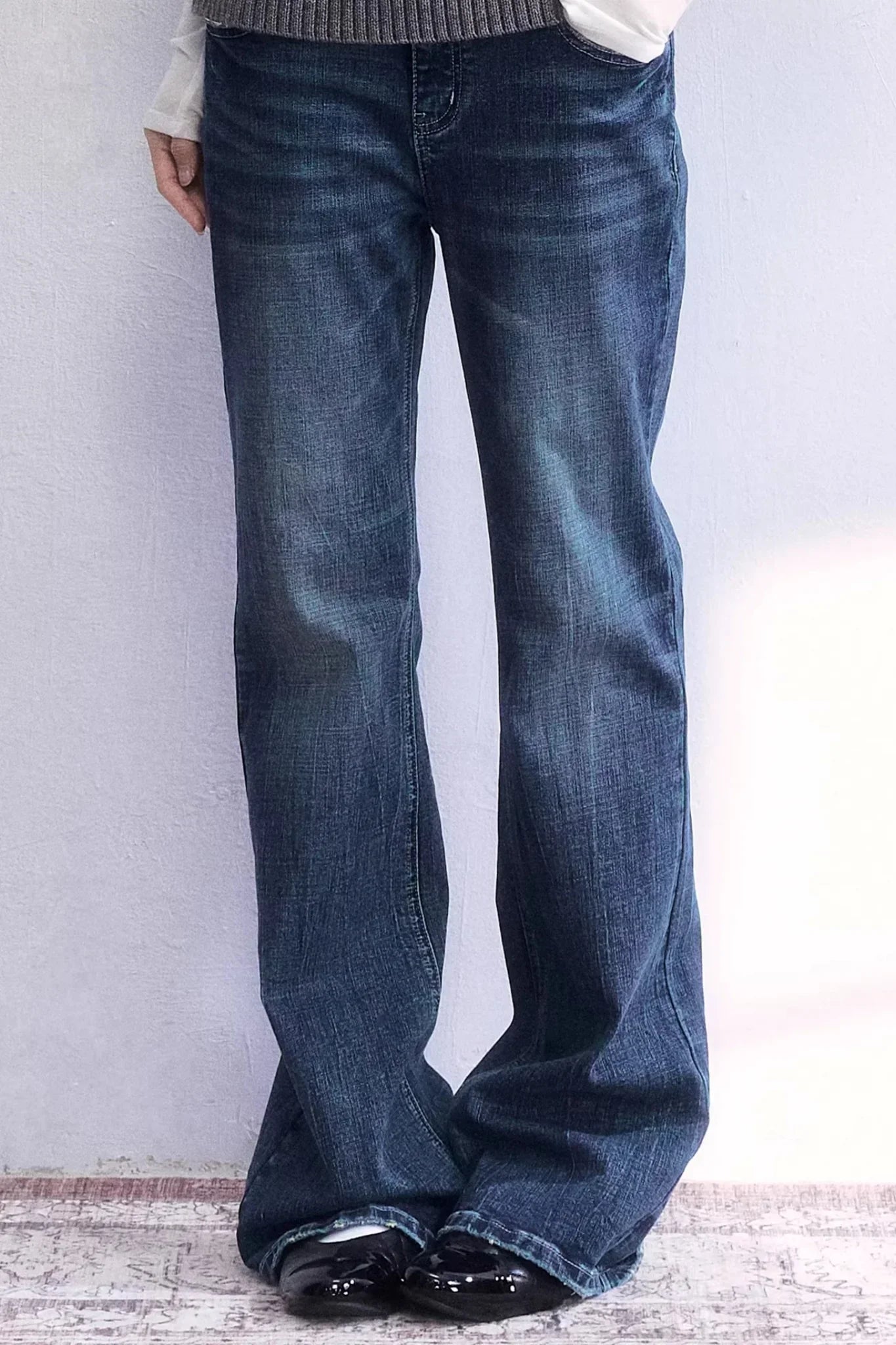 Thin Language Washed Denim Pants