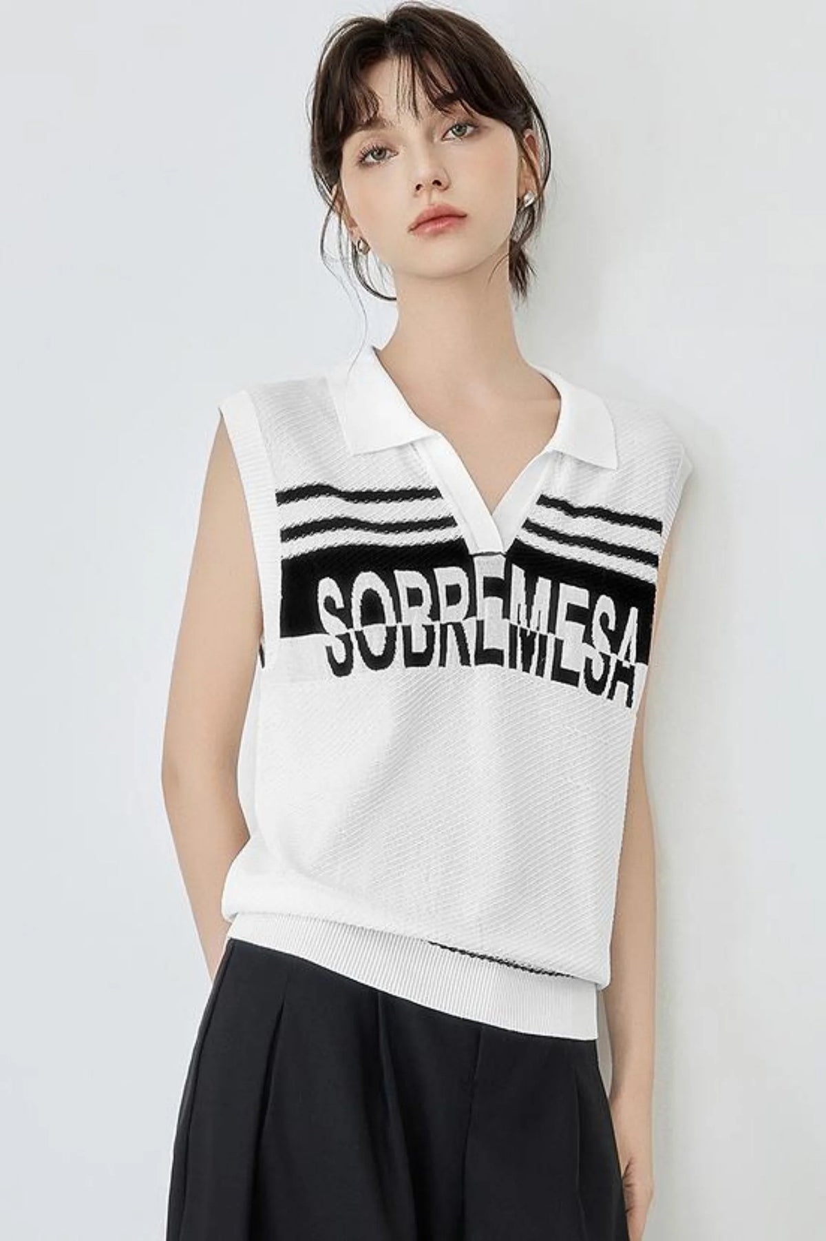 Trendy Sleeveless Alphabet Polo Top