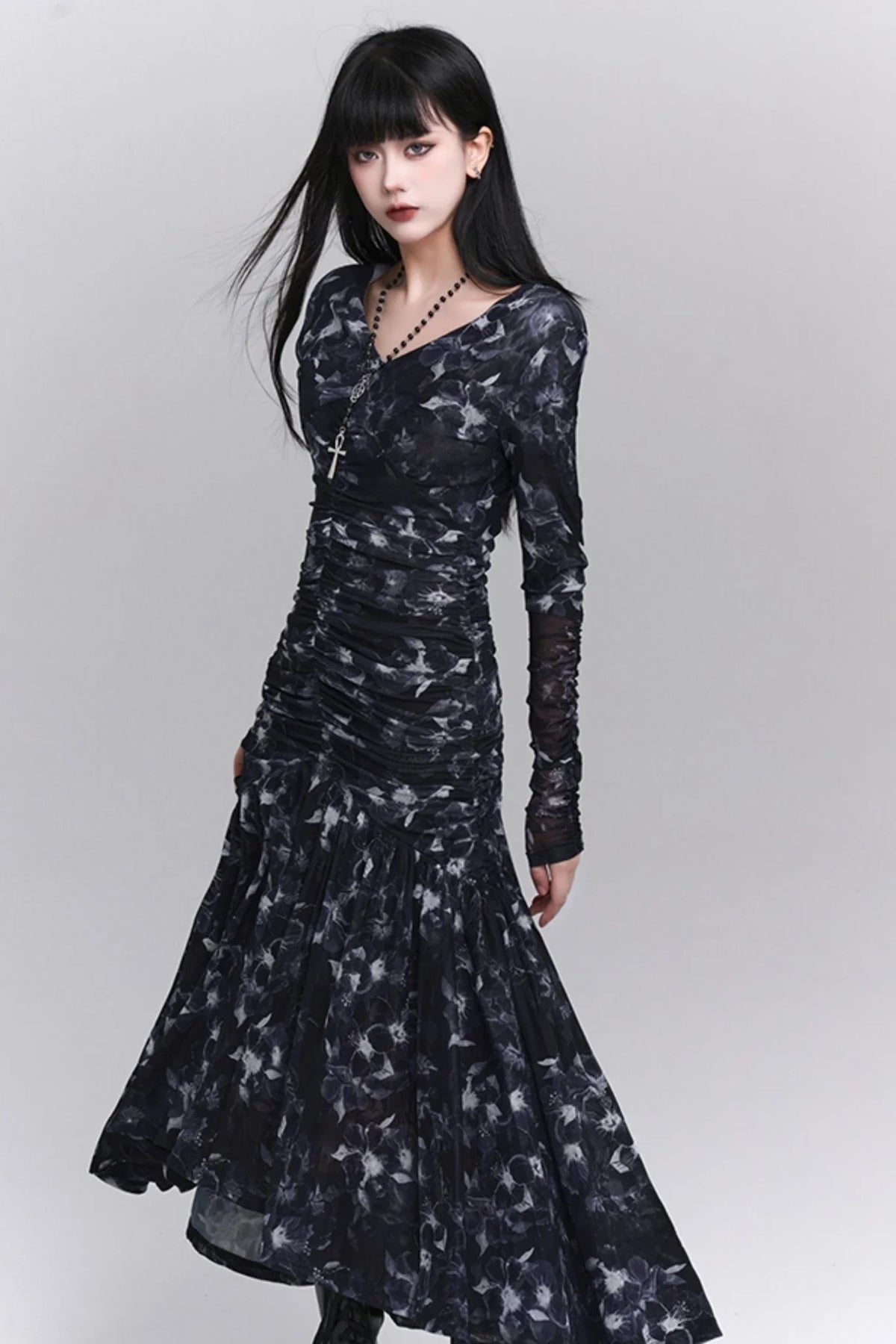 Unique Cold Atmosphere Autumn Dress