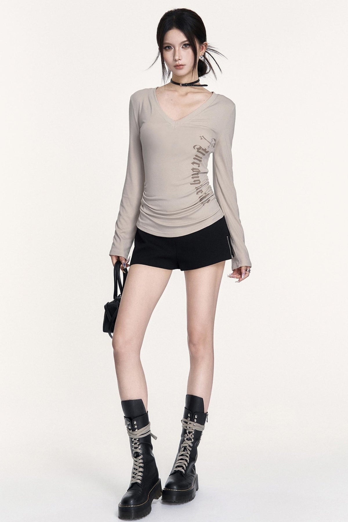 V-Neck Print Long-Sleeved T-Shirt