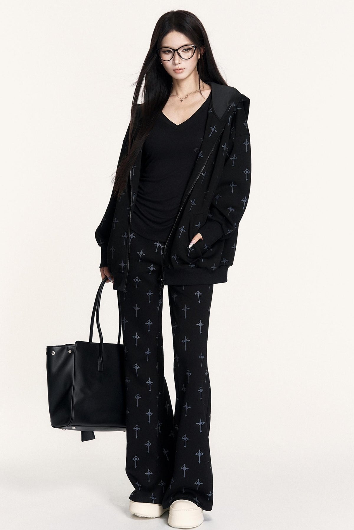 V-Neck Print Long-Sleeved T-Shirt