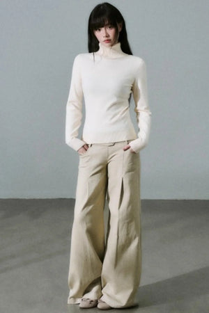 Versatile Elastic Turtleneck Sweater