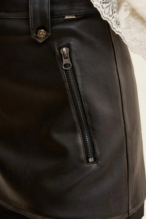 Vintage Rose Leather Set-Up