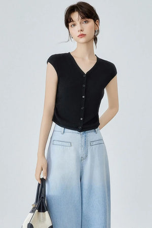 Waist-Fitted V-Neck Knit Top