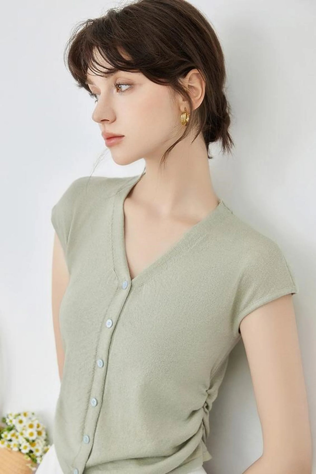 Waist-Fitted V-Neck Knit Top