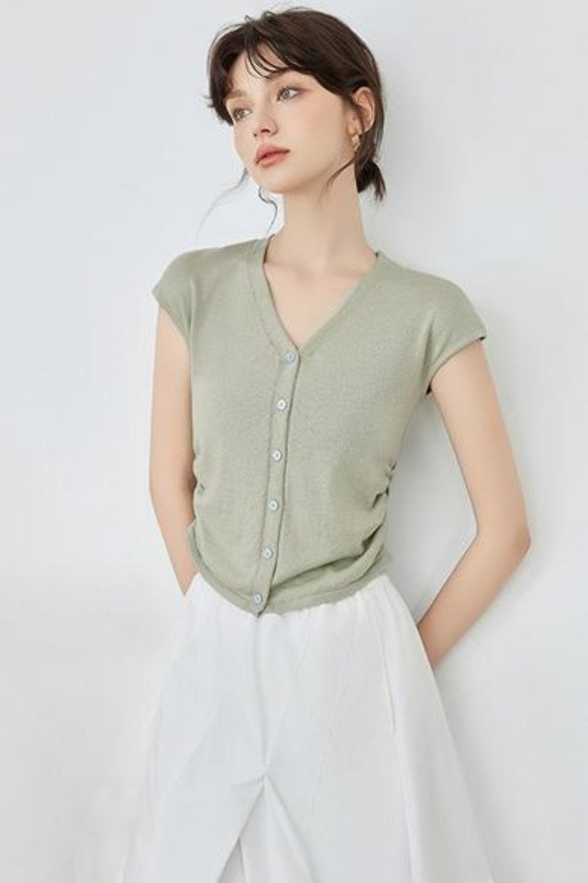 Waist-Fitted V-Neck Knit Top