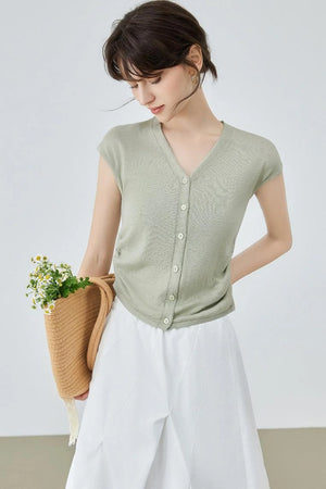 Waist-Fitted V-Neck Knit Top