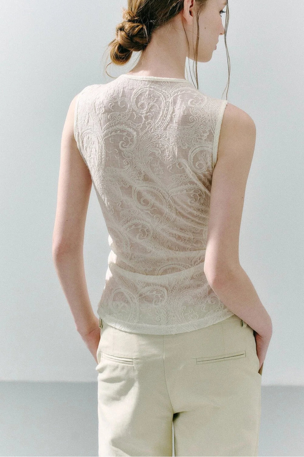 White Peach Wool Lace Ruffle Vest