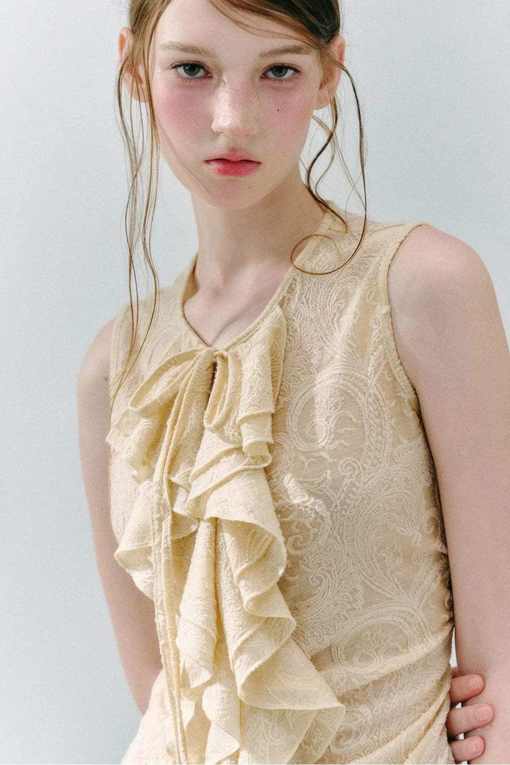 White Peach Wool Lace Ruffle Vest