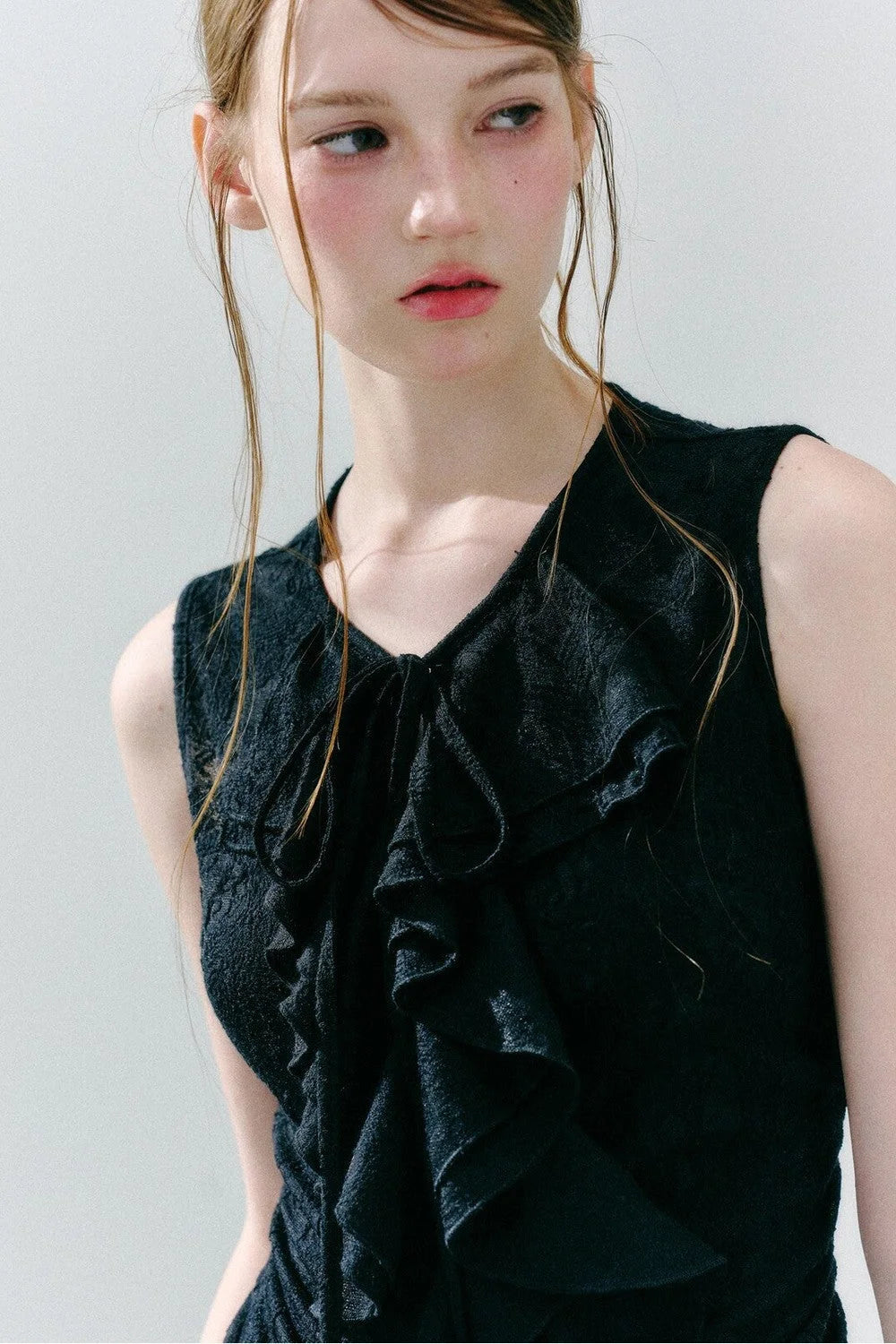 White Peach Wool Lace Ruffle Vest