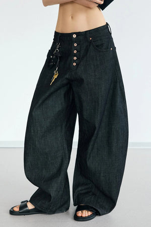 Wide-Leg Curved Knife Jeans