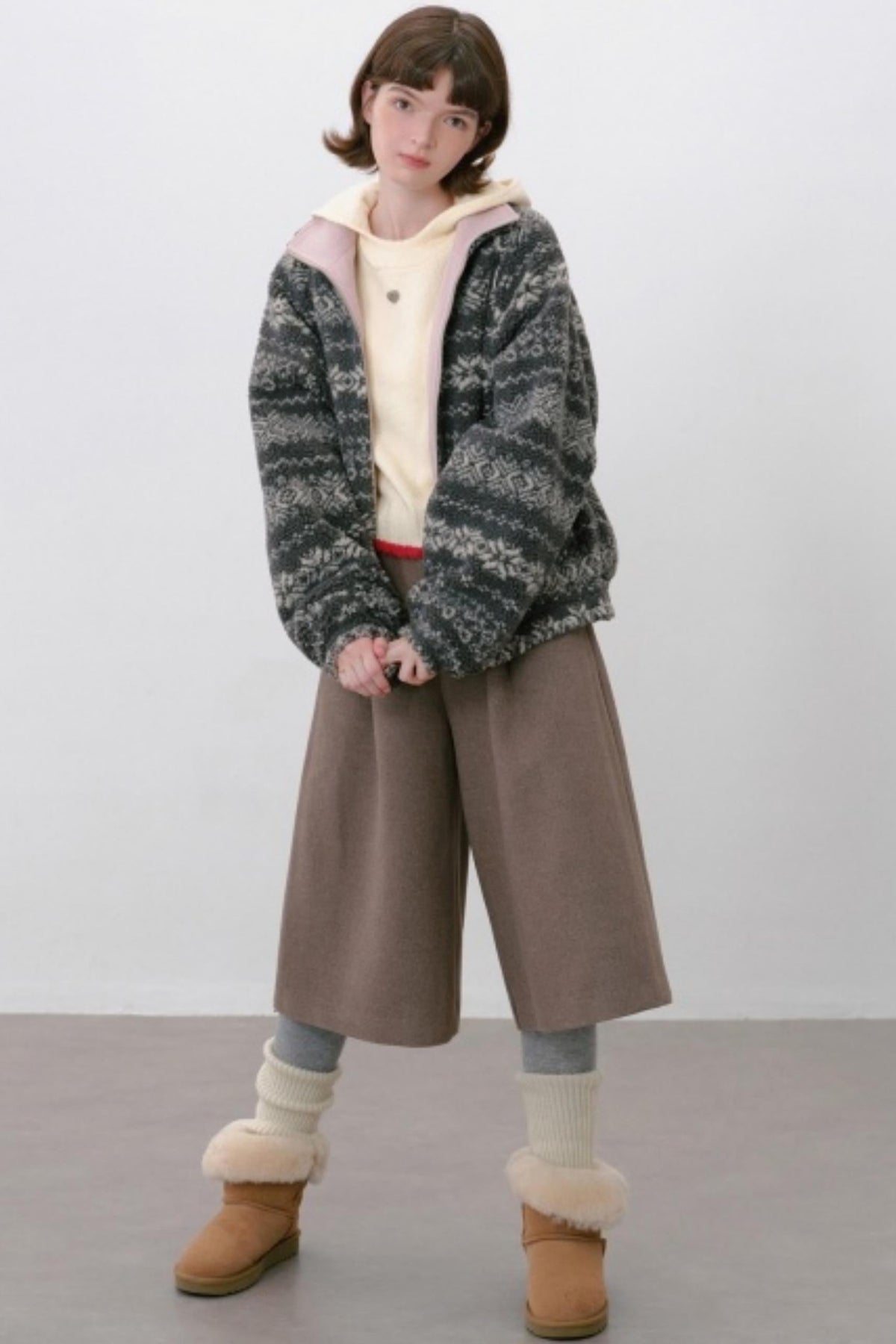Woolen Pleated Cropped Pants